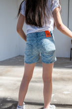 Cargar imagen en el visor de la galería, Jeans Shorts Mchanga
