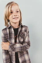 Lade das Bild in den Galerie-Viewer, Shirt Oliver
